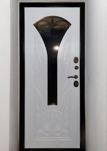 Уличная дверь с остеклением Уличная дверь с остеклением