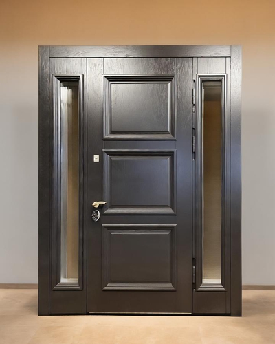 Дверь с остеклением по бокам Дверь с остеклением по бокам