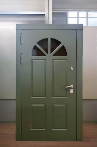 С полукруглым стеклом С полукруглым стеклом