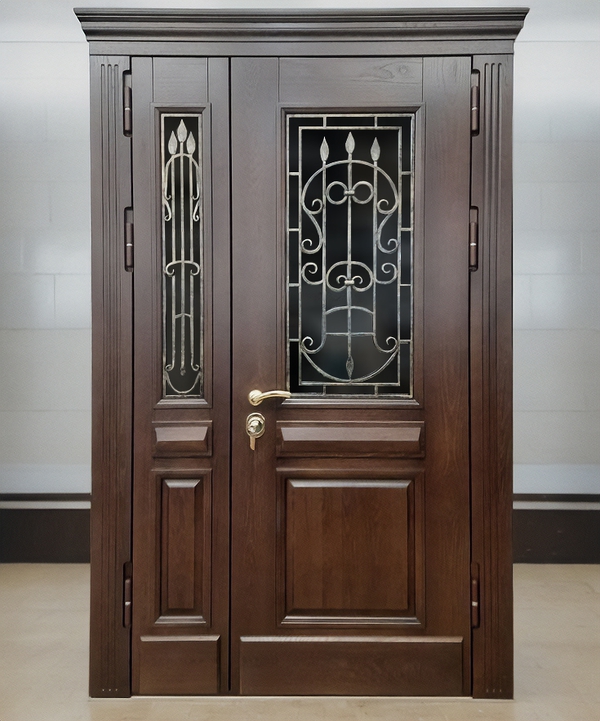 С багетом и карнизом С багетом и карнизом