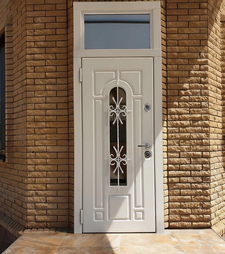 Белая с фрамугой Белая с фрамугой