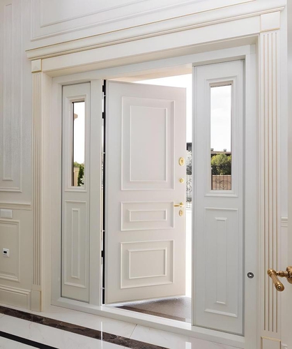 Парадная дверь с остеклением Парадная дверь с остеклением