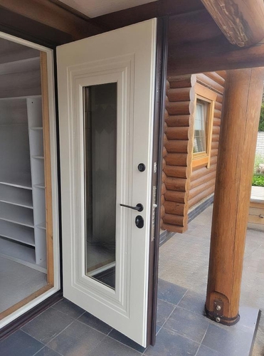 С витражным стеклом С витражным стеклом