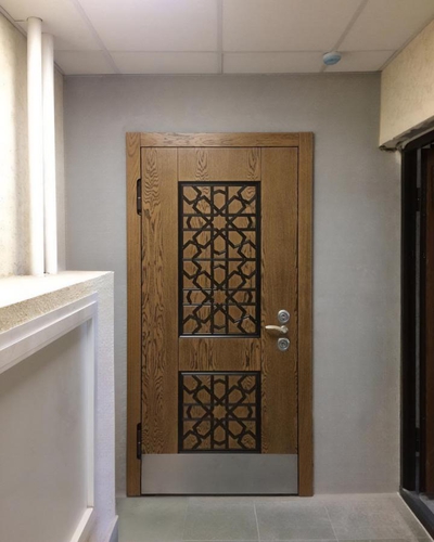 Дверь с отбойником Дверь с отбойником