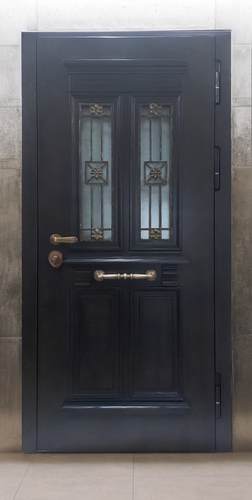 Дверь с двумя стеклами Дверь с двумя стеклами