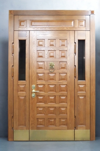 Дверь массив с отбойником Дверь массив с отбойником