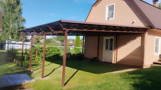 Навес-пристрой к дому из профнастила (односкатный) Навес-пристрой к дому из профнастила (односкатный)