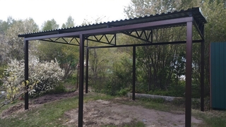 Односкатный навес из профнастила для дачного участка Односкатный навес из профнастила для дачного участка